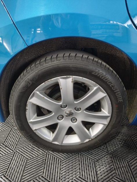 PEUGEOT 207 1.6 HDI  90 CV FAIBLE KILOMETRAGE ENTRETIEN A JOUR