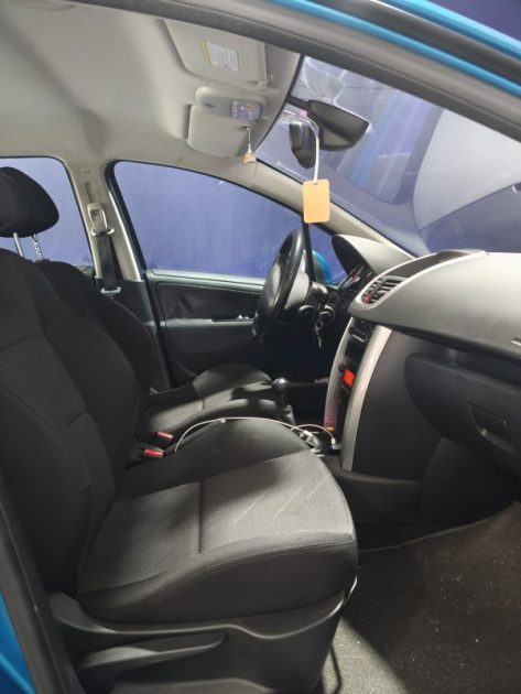 PEUGEOT 207 1.6 HDI  90 CV FAIBLE KILOMETRAGE ENTRETIEN A JOUR