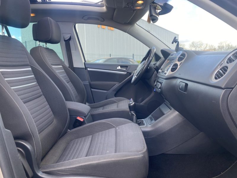 VOLKSWAGEN TIGUAN 2.0 TDI 110CH BLUEMOTION CUP - Toit Ouvrant - Distrb Faite
