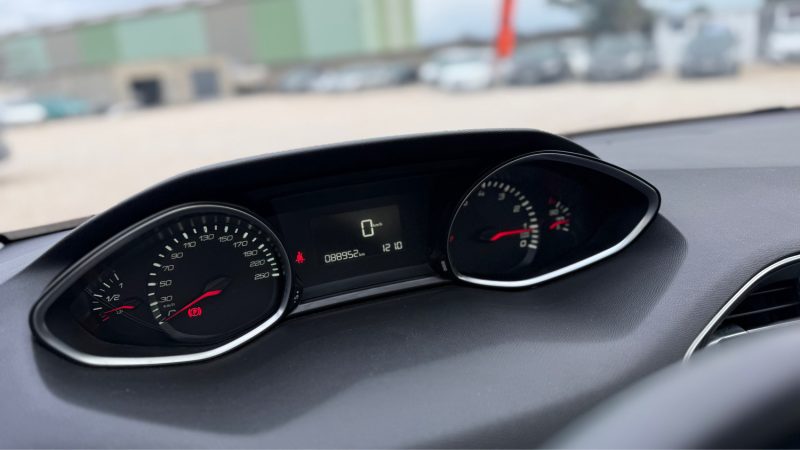 PEUGEOT 308 II 1.2 STYLE  82CH E THP  5P 2015