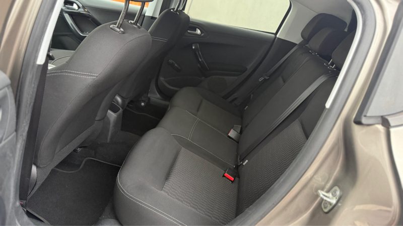 PEUGEOT 208 208 1.2 VTI STYLE  5P 2014