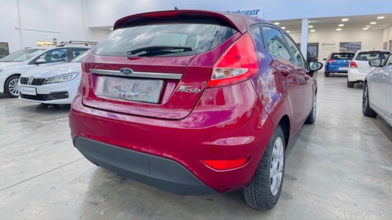 FORD FIESTA 1,3 GHIA 5PORTES 1ER MAIN GARANTIE 6MOIS