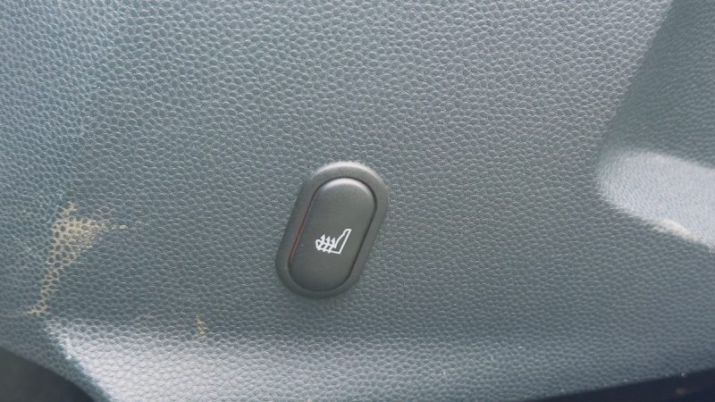 FORD FIESTA 1,3 GHIA 5PORTES 1ER MAIN GARANTIE 6MOIS