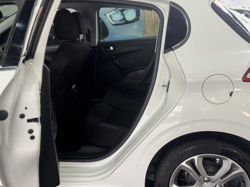 PEUGEOT 208 1.2 PURETECH ACTIVE S&S ETG5 5P 2015