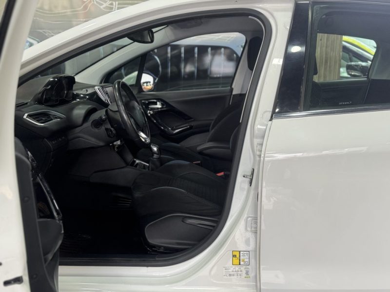 PEUGEOT 208 1.2 PURETECH ACTIVE S&S ETG5 5P 2015