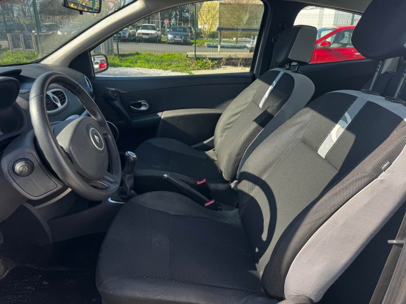 RENAULT CLIO 1.2 ESSENCE 75 CH RIP CURL 2009