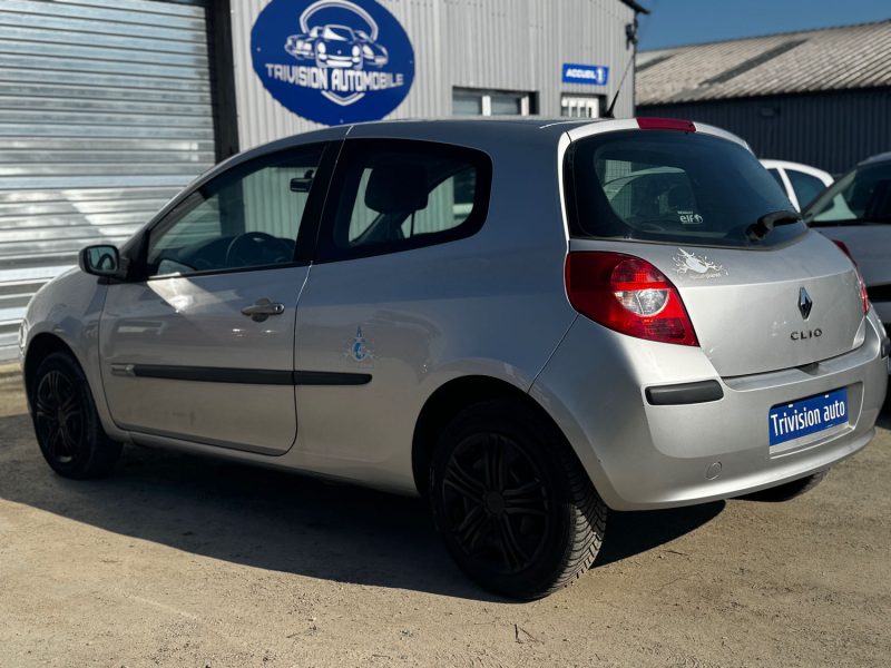RENAULT CLIO 1.2 ESSENCE 75 CH RIP CURL 2009