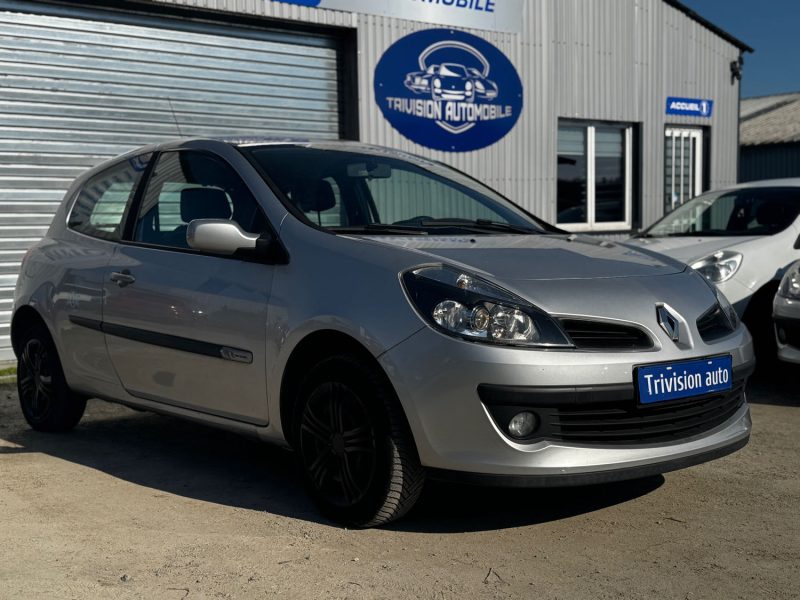 RENAULT CLIO 1.2 ESSENCE 75 CH RIP CURL 2009