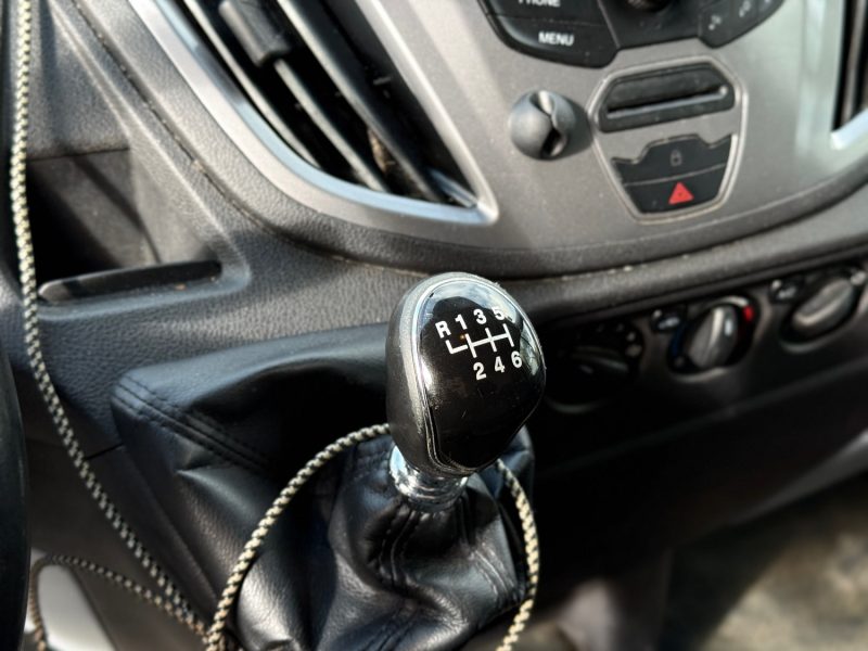 Ford Transit L2H2 T350 2.2 TDCi 155ch Ambiente / Attelage / Clim / Révisée & Garantie 6 mois.