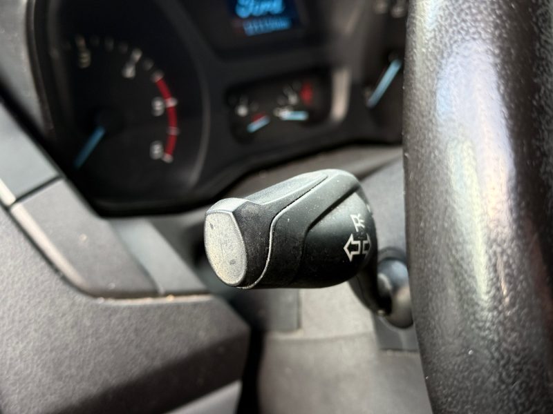 Ford Transit L2H2 T350 2.2 TDCi 155ch Ambiente / Attelage / Clim / Révisée & Garantie 6 mois.