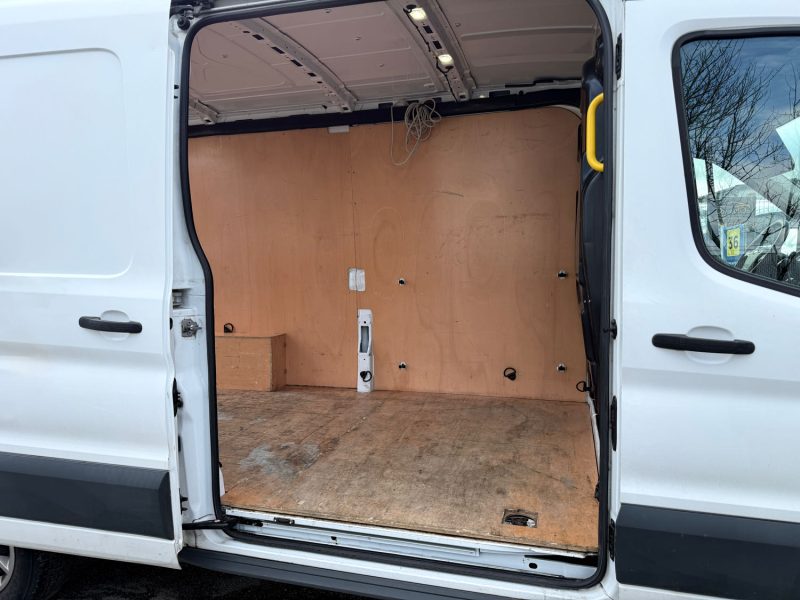 Ford Transit L2H2 T350 2.2 TDCi 155ch Ambiente / Attelage / Clim / Révisée & Garantie 6 mois.