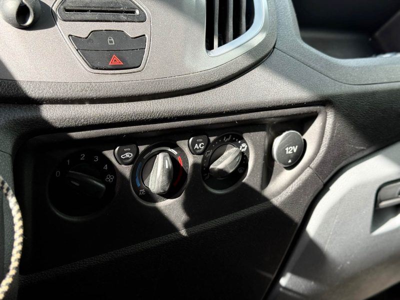 Ford Transit L2H2 T350 2.2 TDCi 155ch Ambiente / Attelage / Clim / Révisée & Garantie 6 mois.