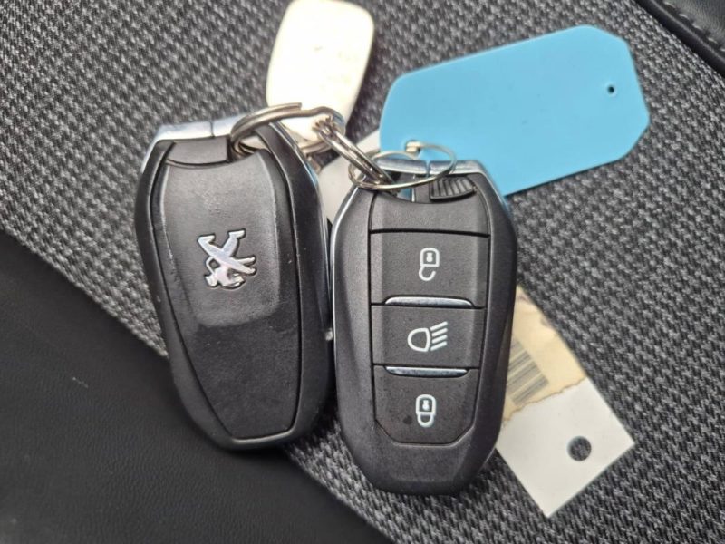 PEUGEOT 3008 II 2.0 BLUEHDI 150CH S&S BVM6 ALLURE 2017