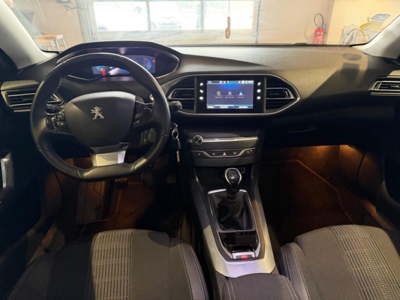PEUGEOT 308 II 1.5 BLUEHDI 130 ALLURE / CAMERA / HISTORIQUE ENTRETIEN COMPLET