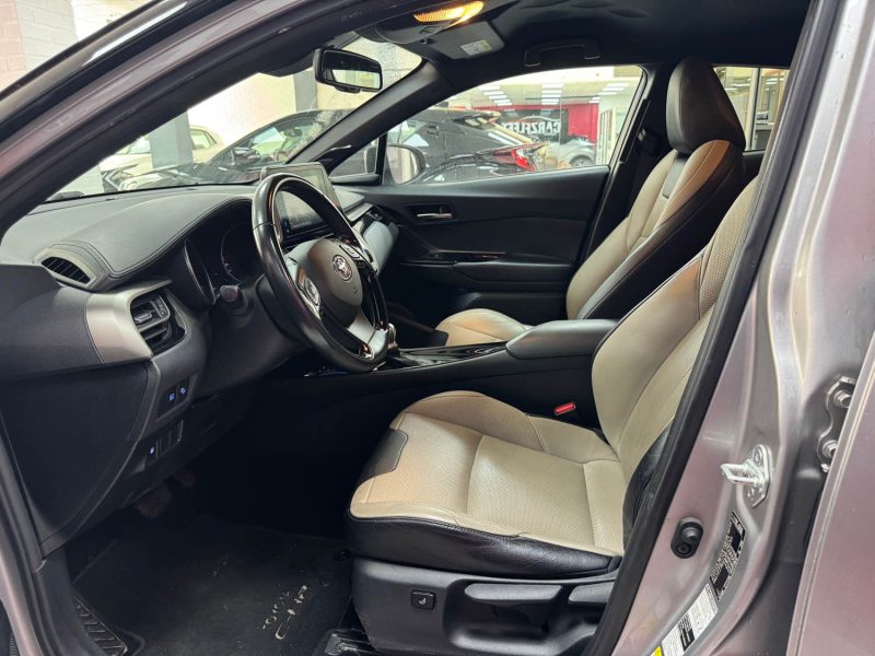 TOYOTA C-HR  HYBRIDE 122cv COLLECTION + MARCHE PIEDS/1 ERE MAIN/TVA RECUPERABLE