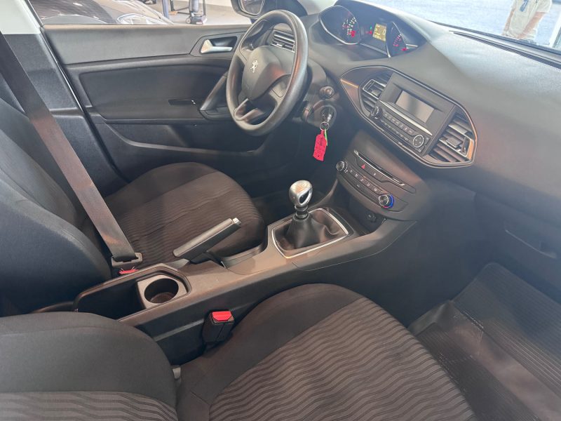 PEUGEOT 308 II 1.6 BLUEHDI 120cv / 1 ERE MAIN / DISTRIBUTION NEUF
