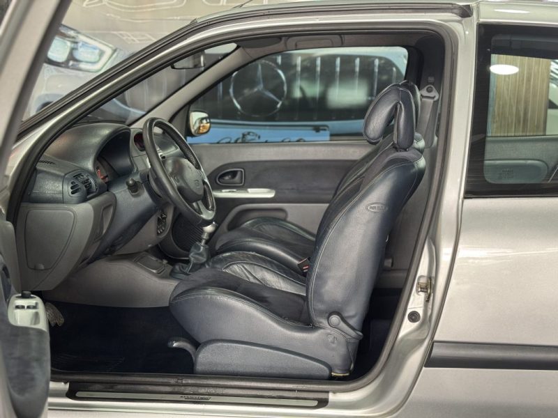 RENAULT CLIO II 2.0 16V SPORT 2000