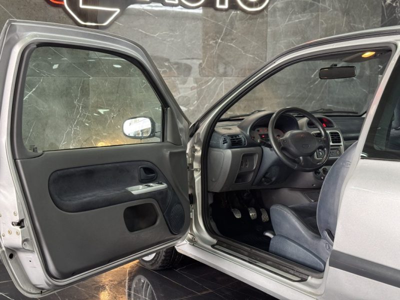 RENAULT CLIO II 2.0 16V SPORT 2000