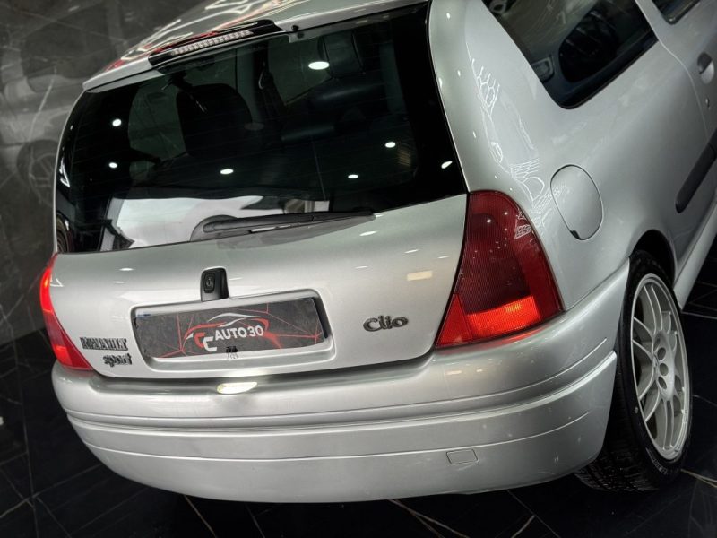 RENAULT CLIO II 2.0 16V SPORT 2000