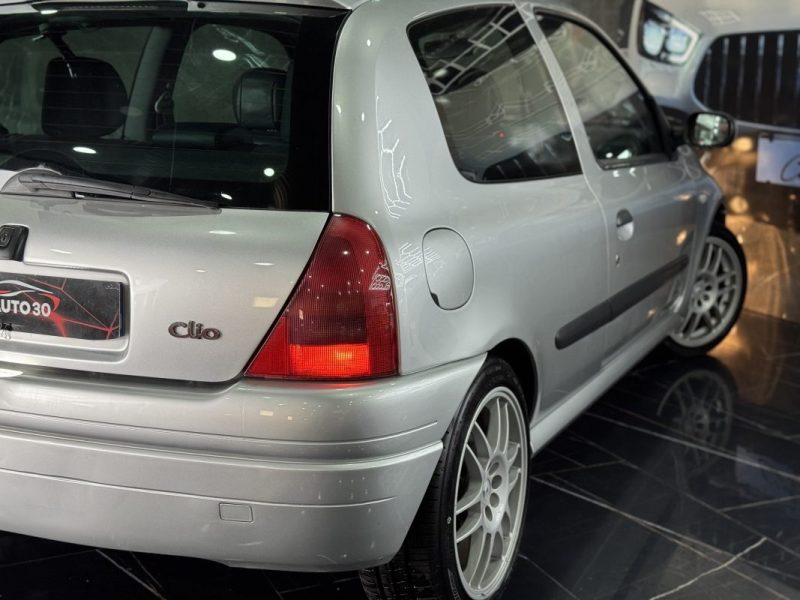 RENAULT CLIO II 2.0 16V SPORT 2000