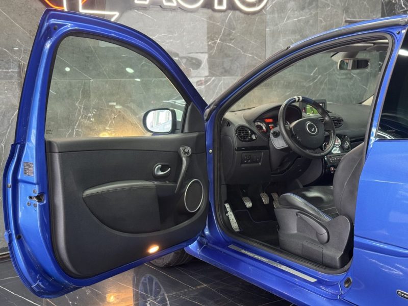 RENAULT CLIO III RENAULT SPORT Gordini RS CUP 2.0 16V 2011