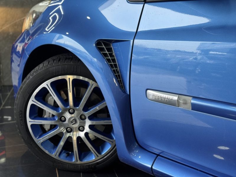 RENAULT CLIO III RENAULT SPORT Gordini RS CUP 2.0 16V 2011