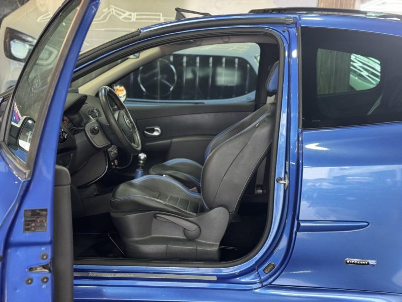 RENAULT CLIO III RENAULT SPORT Gordini RS CUP 2.0 16V 2011