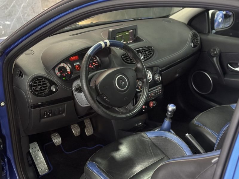 RENAULT CLIO III RENAULT SPORT Gordini RS CUP 2.0 16V 2011