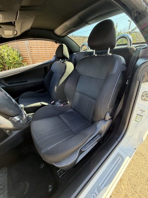 PEUGEOT 207 CAB 1.6 ACTIVE 2012 - 55 115Kms - Premier Main - Distrib ok - Suivit PEUGEOT