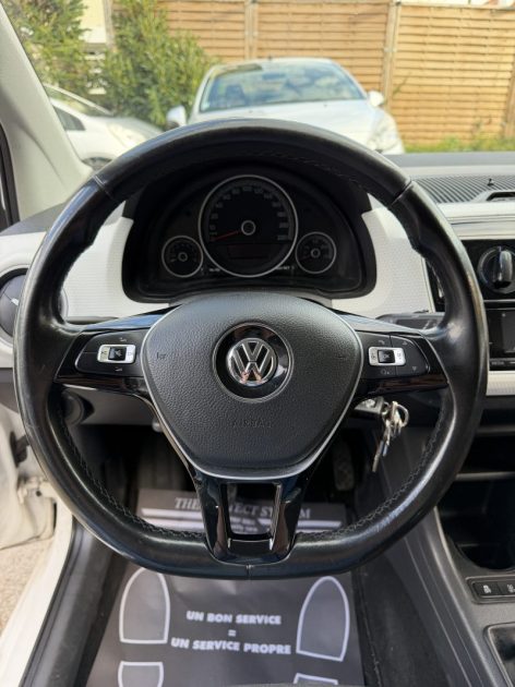 VOLKSWAGEN UP  2017 Connect 60 CH - Boite Manuelle - 92 100Kms - Bluethoot - Distrib ok 