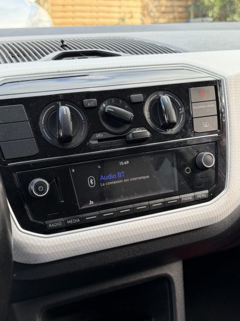 VOLKSWAGEN UP  2017 Connect 60 CH - Boite Manuelle - 92 100Kms - Bluethoot - Distrib ok 