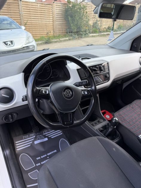 VOLKSWAGEN UP  2017 Connect 60 CH - Boite Manuelle - 92 100Kms - Bluethoot - Distrib ok 