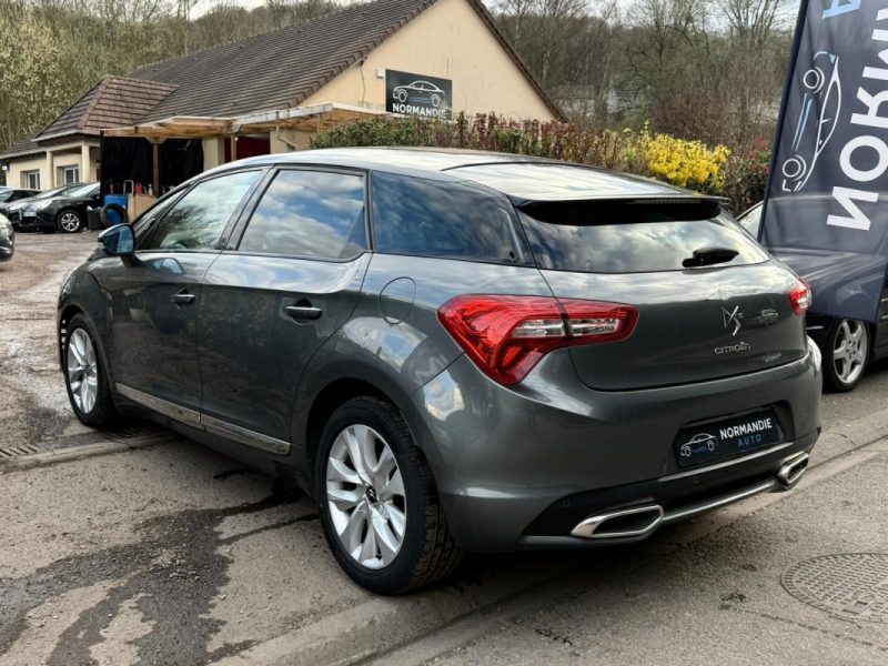 Citroën DS5 1.6 HDI 115ch So Chic BMP6
