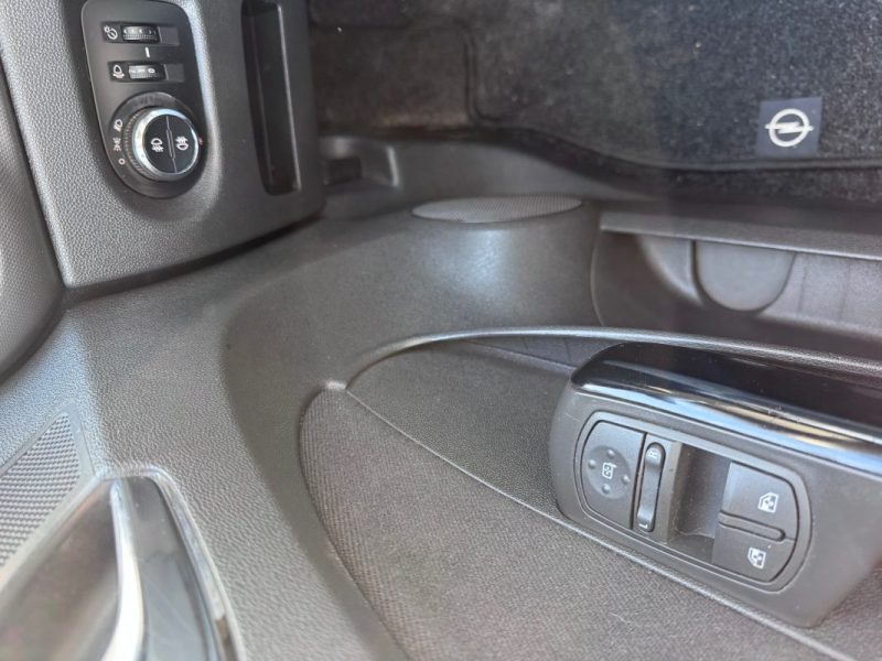 OPEL  CORSA  1.2 85CV  DISTRIBUTION A CHAINE 2012