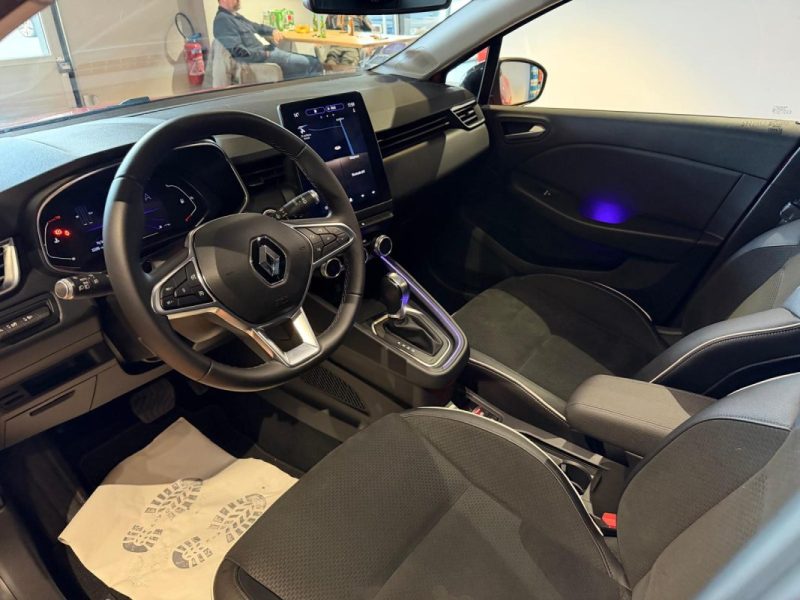 RENAULT CLIO 5 TCE 130 EDC INTENS ECRAN 9.3P / CAMERA / ANGLES MORTS / CHARGEUR INDUCTION /   2019