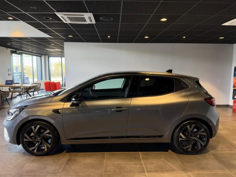 RENAULT CLIO V 1.6 E-TECH 145 CH ENGINEERED / SIEGES CHAUFFANTS / PACK SAFETY 