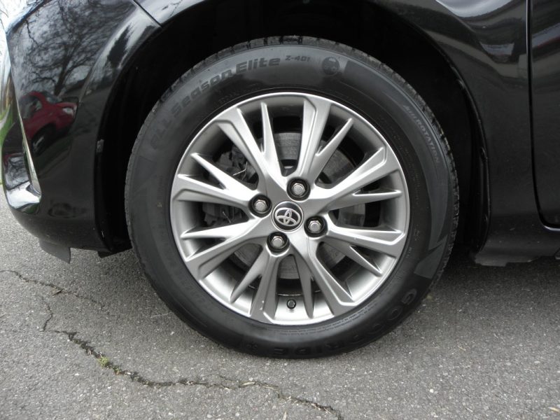 TOYOTA YARIS 1.5 VVT-I 110 CH DYNAMIC 5 PORTES - 6 CH 2017