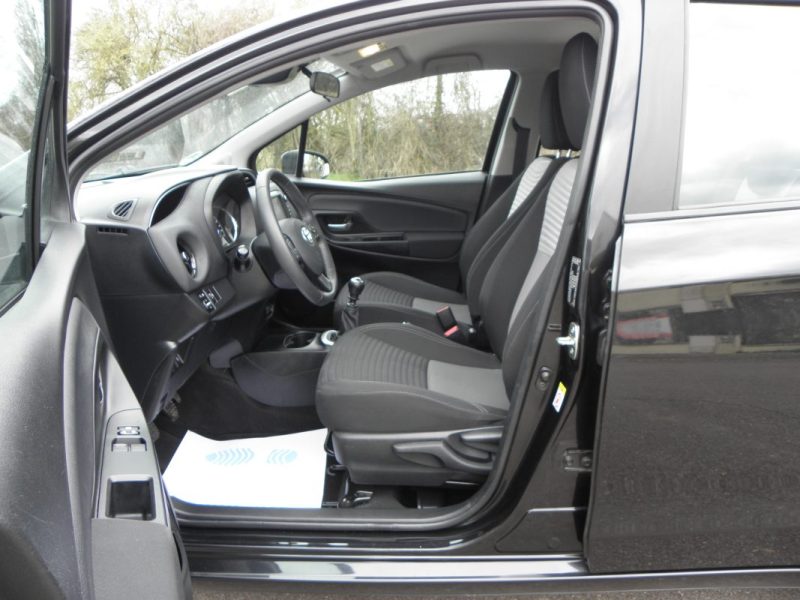 TOYOTA YARIS 1.5 VVT-I 110 CH DYNAMIC 5 PORTES - 6 CH 2017