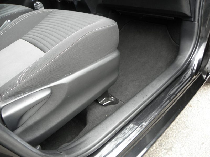 TOYOTA YARIS 1.5 VVT-I 110 CH DYNAMIC 5 PORTES - 6 CH 2017