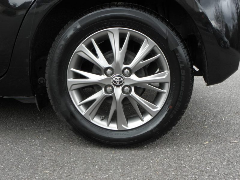 TOYOTA YARIS 1.5 VVT-I 110 CH DYNAMIC 5 PORTES - 6 CH 2017