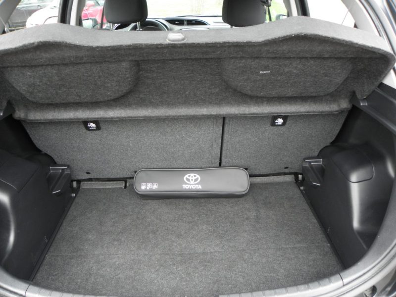 TOYOTA YARIS 1.5 VVT-I 110 CH DYNAMIC 5 PORTES - 6 CH 2017