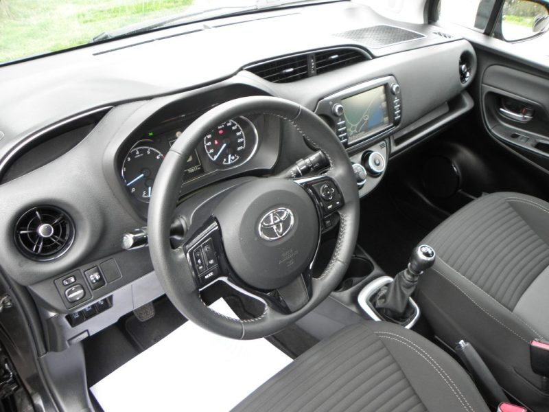 TOYOTA YARIS 1.5 VVT-I 110 CH DYNAMIC 5 PORTES - 6 CH 2017