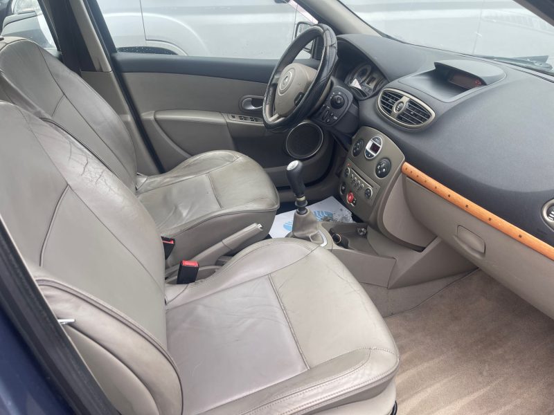 RENAULT CLIO III EXCEPTION 1.5 DCI 105 28