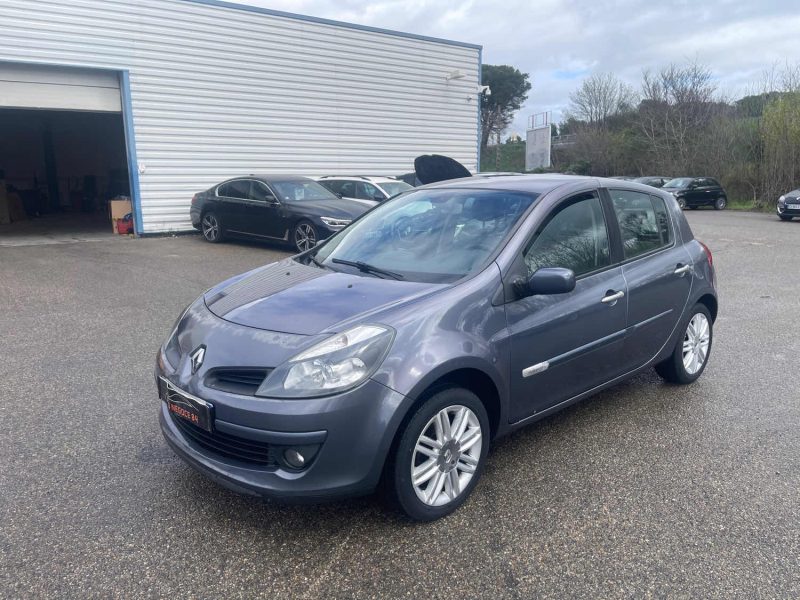 RENAULT CLIO III EXCEPTION 1.5 DCI 105 28