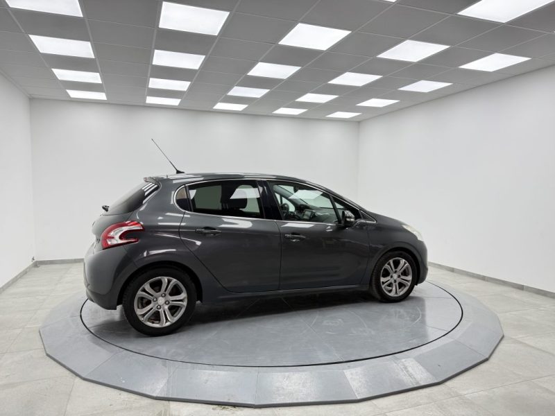 PEUGEOT 208 1.6 E-HDI 92 ALLURE 
