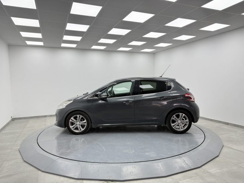 PEUGEOT 208 1.6 E-HDI 92 ALLURE 