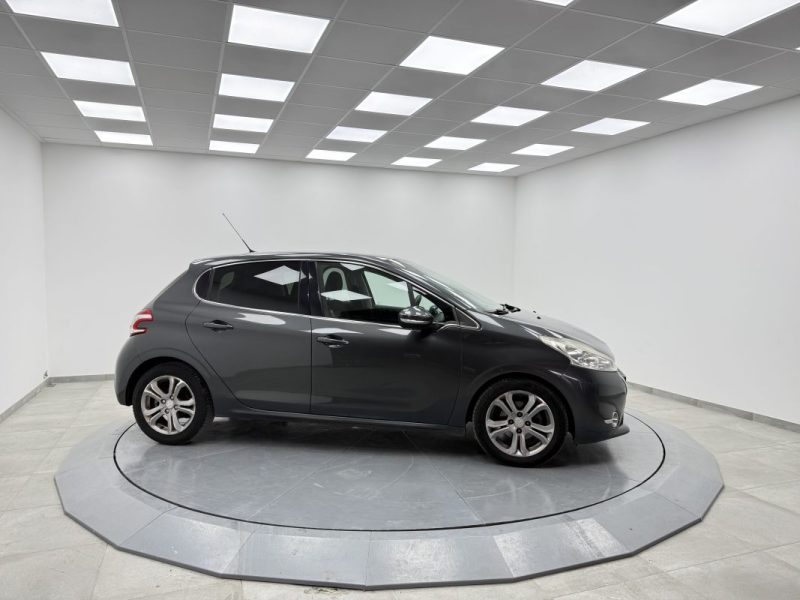 PEUGEOT 208 1.6 E-HDI 92 ALLURE 