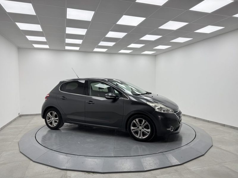 PEUGEOT 208 1.6 E-HDI 92 ALLURE 