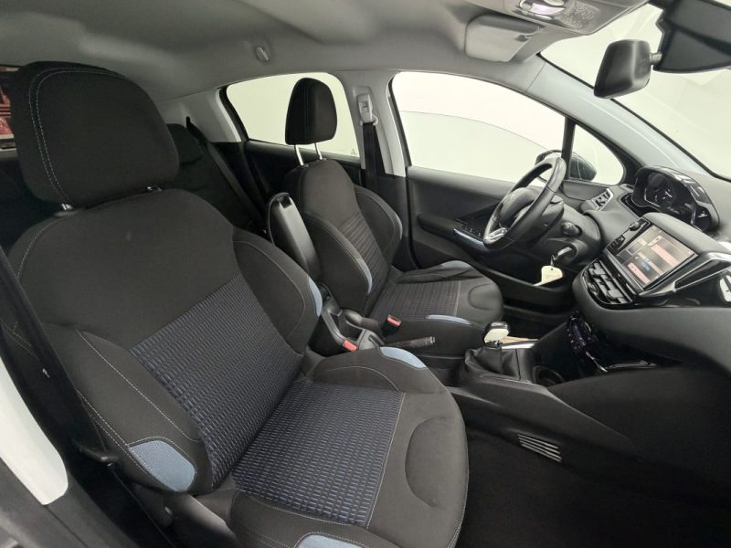 PEUGEOT 208 1.6 E-HDI 92 ALLURE 