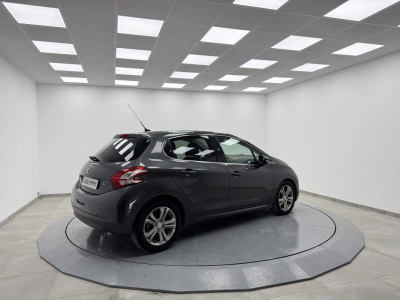 PEUGEOT 208 1.6 E-HDI 92 ALLURE 